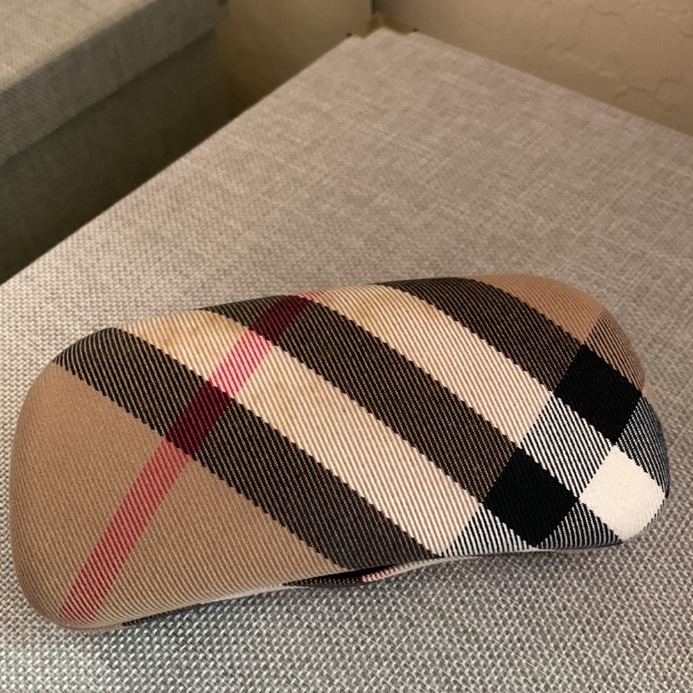 Burberry case🇮🇹 - Picture 2 of 3